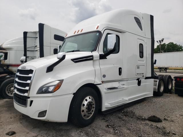 2020 Freightliner Cascadia 126