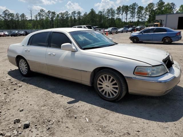 2003 Lincoln Town Car Signature