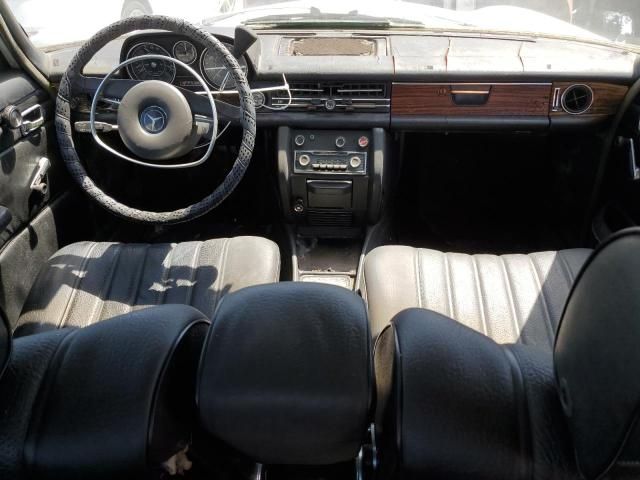 1975 Mercedes-Benz 240-Class