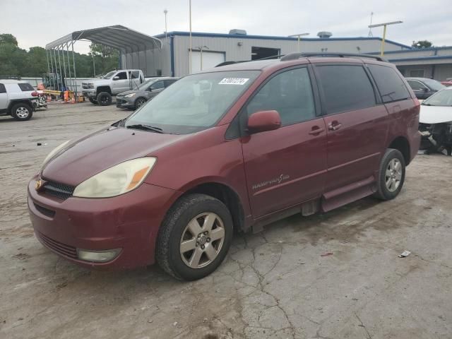 2004 Toyota Sienna XLE