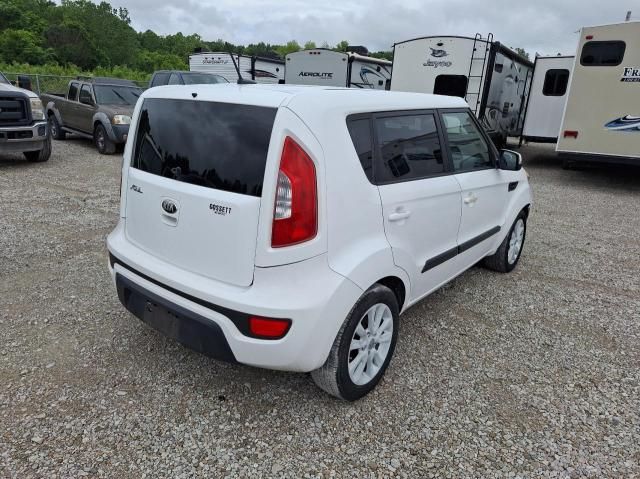 2013 KIA Soul +