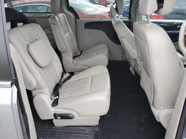 2015 Chrysler Town & Country Touring L