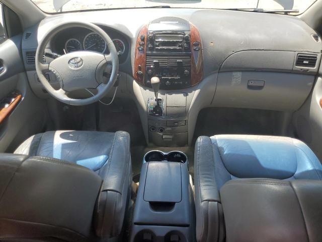 2005 Toyota Sienna XLE