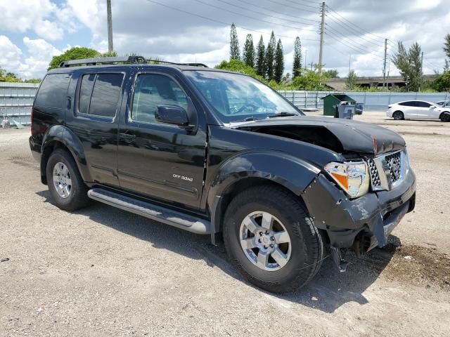 2005 Nissan Pathfinder LE