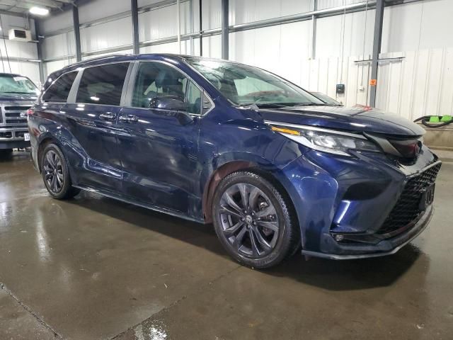 2022 Toyota Sienna XSE