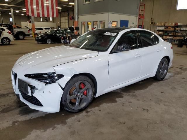 2018 Alfa Romeo Giulia Q4