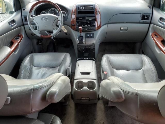 2005 Toyota Sienna XLE