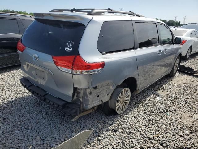 2012 Toyota Sienna XLE