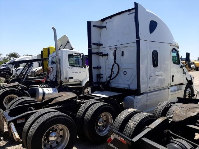 2019 Freightliner Cascadia 126