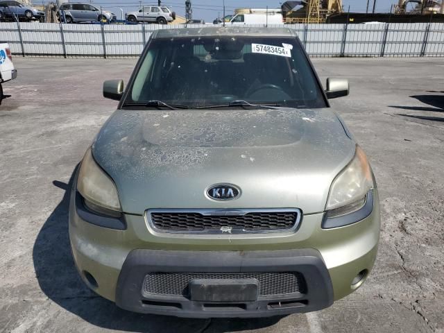 2010 KIA Soul +