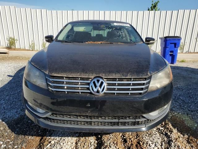 2013 Volkswagen Passat SEL