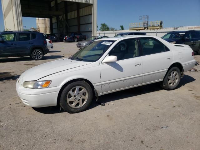 1999 Toyota Camry LE