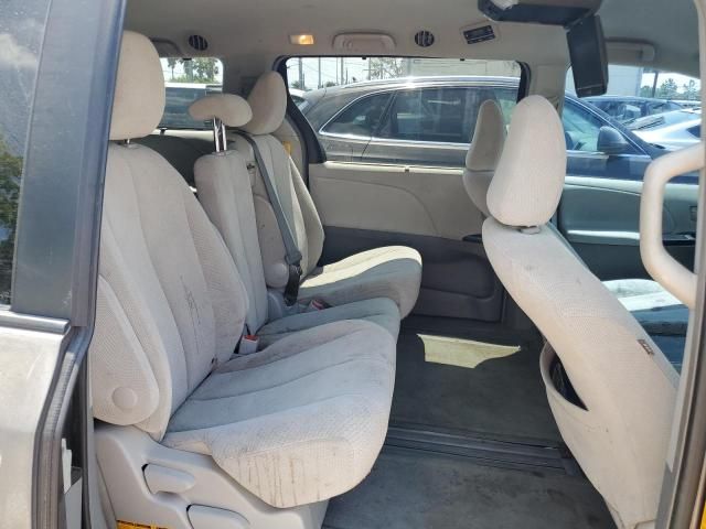 2013 Toyota Sienna LE