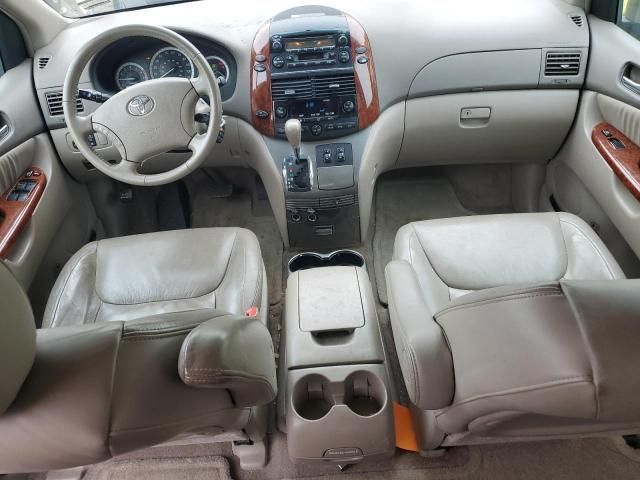 2005 Toyota Sienna XLE