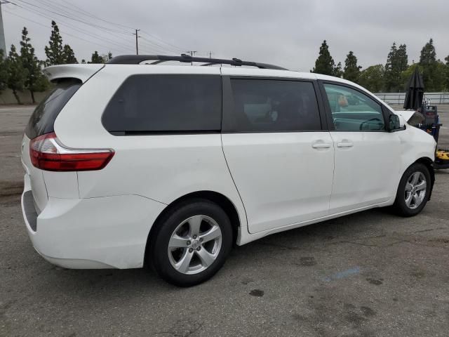 2017 Toyota Sienna LE