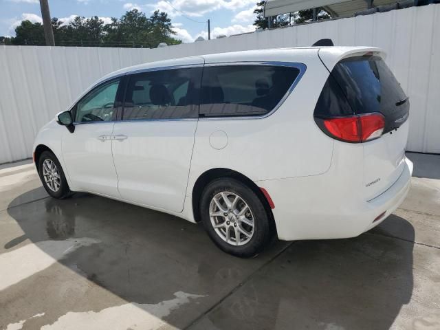 2022 Chrysler Voyager LX