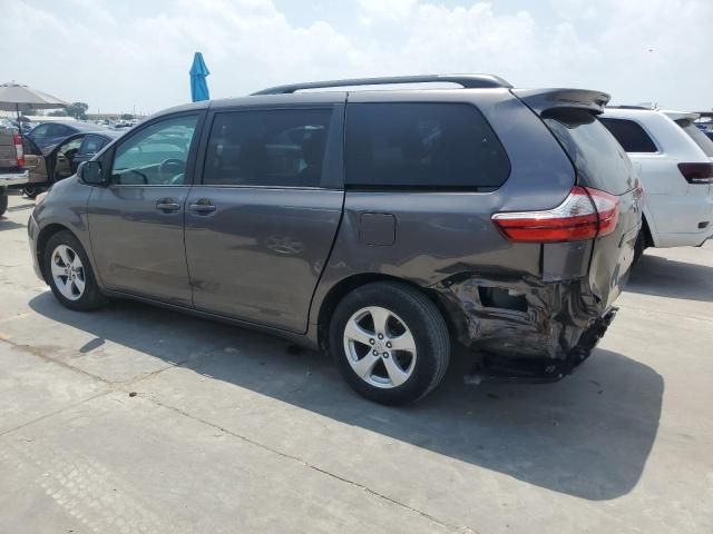 2017 Toyota Sienna LE