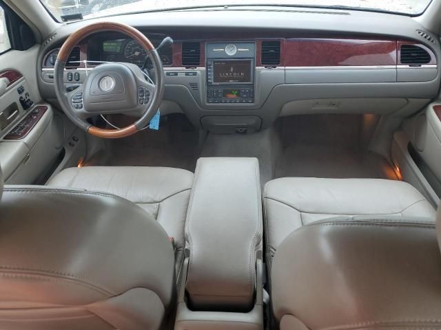 2004 Lincoln Town Car Ultimate