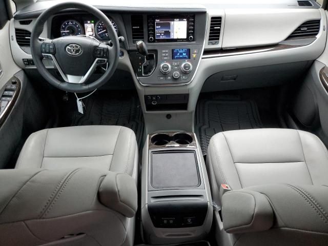 2018 Toyota Sienna XLE