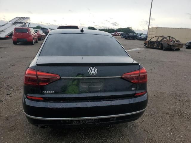 2017 Volkswagen Passat R-Line