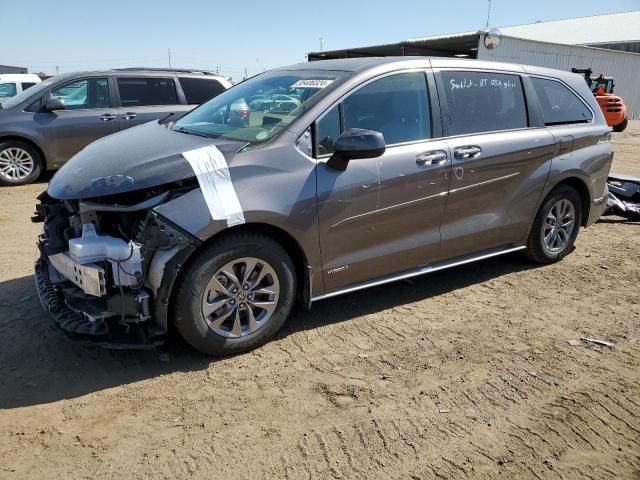 2021 Toyota Sienna XLE