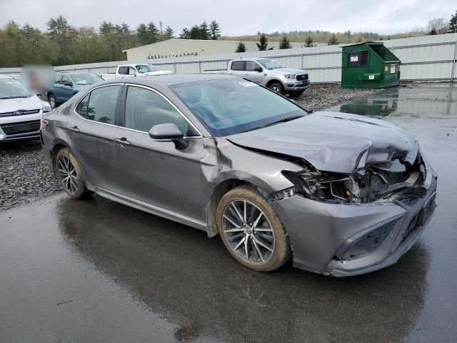 2022 Toyota Camry SE