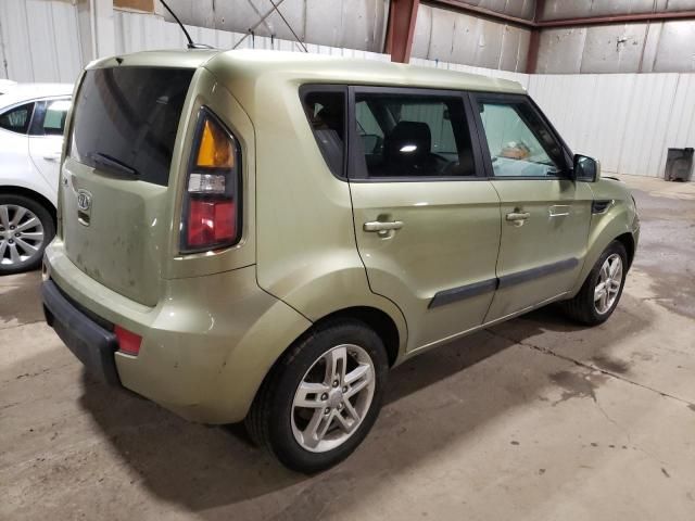 2011 KIA Soul +