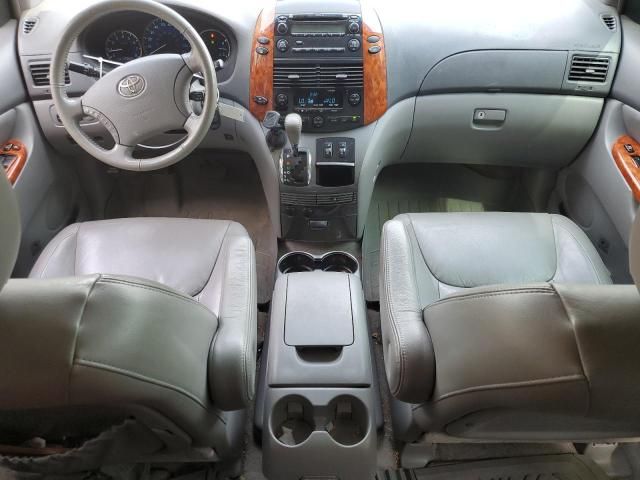 2010 Toyota Sienna XLE