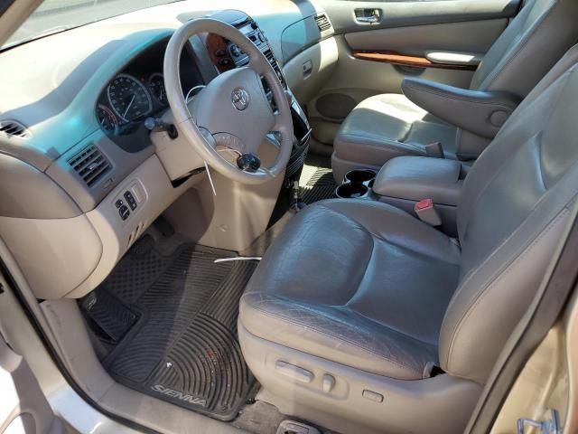 2005 Toyota Sienna XLE