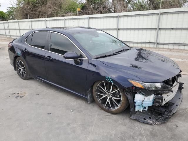 2022 Toyota Camry SE