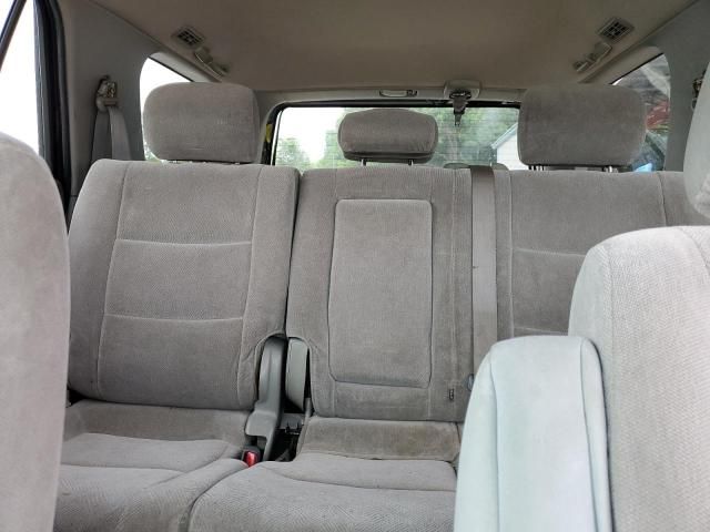 2002 Toyota Sequoia SR5