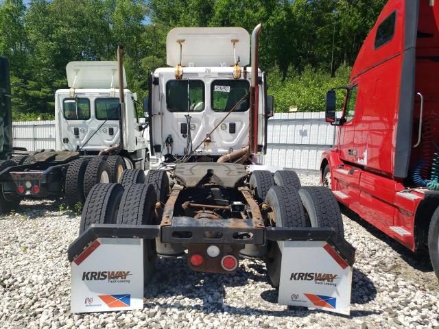 2013 Freightliner Cascadia 113