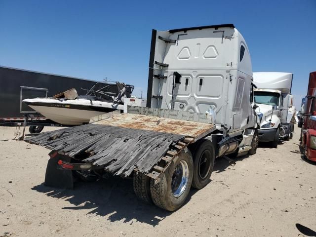 2020 Freightliner Cascadia 126