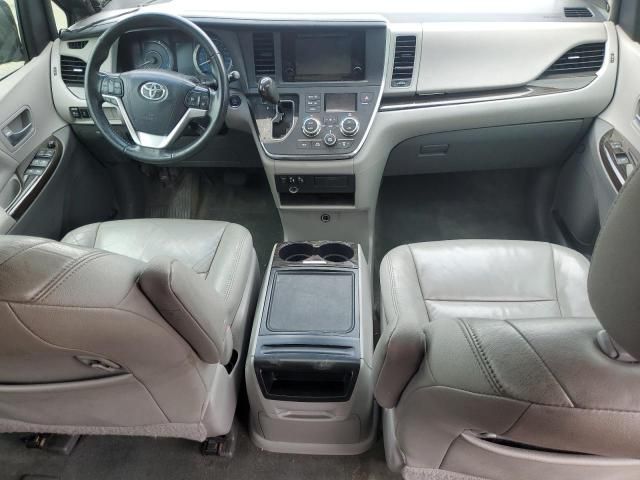 2016 Toyota Sienna XLE