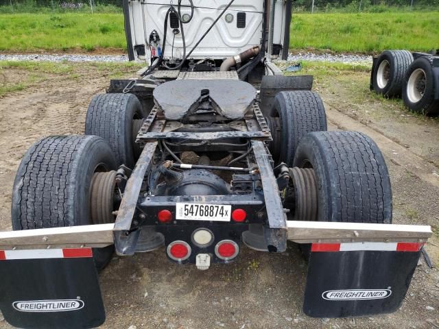 2011 Freightliner Cascadia 125