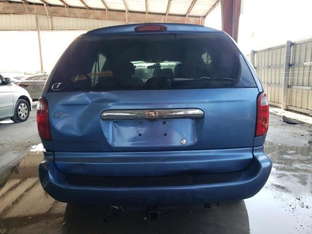 2007 Chrysler Town & Country LX