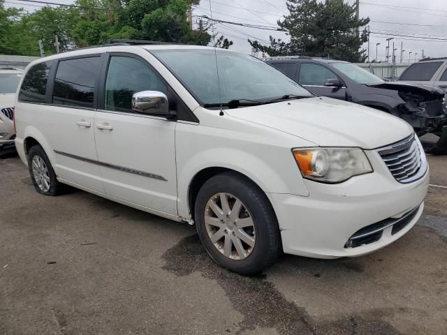 2011 Chrysler Town & Country Touring L