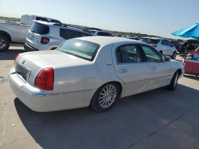 2003 Lincoln Town Car Signature