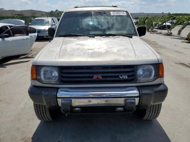 1995 Mitsubishi Montero LS