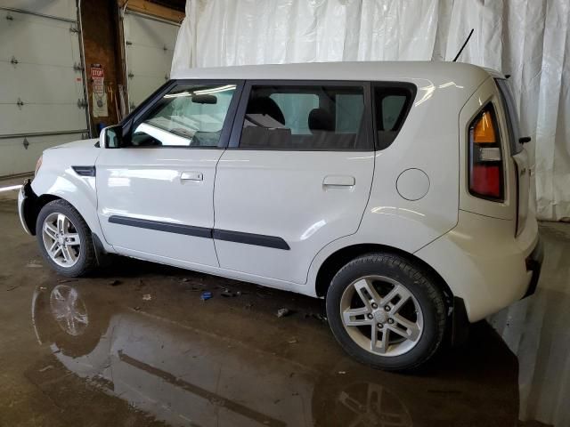 2010 KIA Soul +