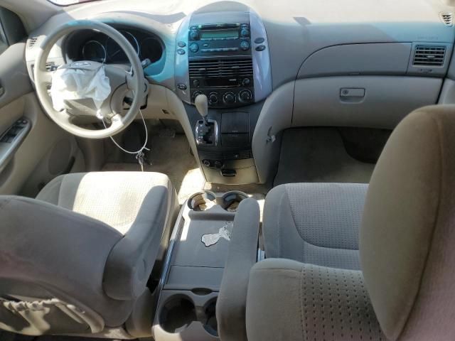 2009 Toyota Sienna CE