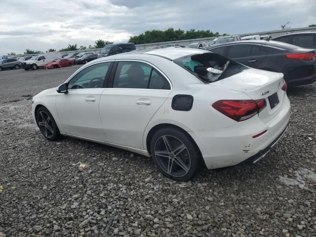 2019 Mercedes-Benz A 220