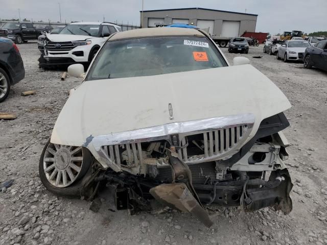 2005 Lincoln Town Car Signature