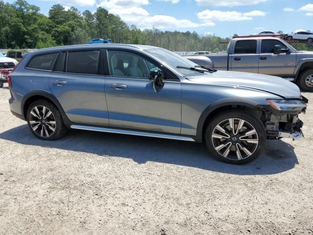 2020 Volvo V60 Cross Country T5 Momentum