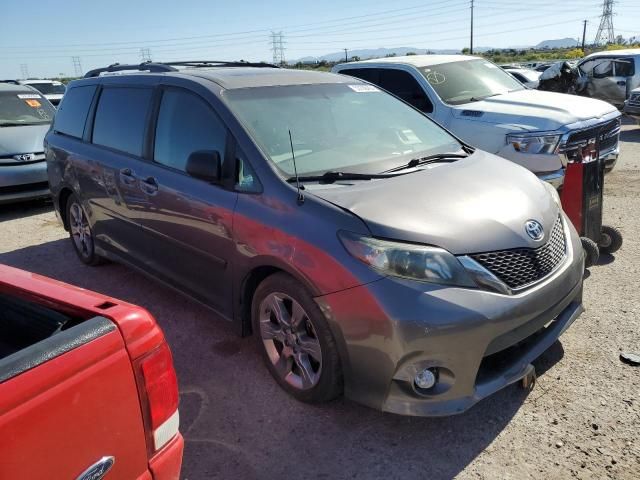 2011 Toyota Sienna Sport