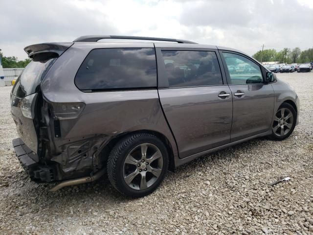 2015 Toyota Sienna Sport