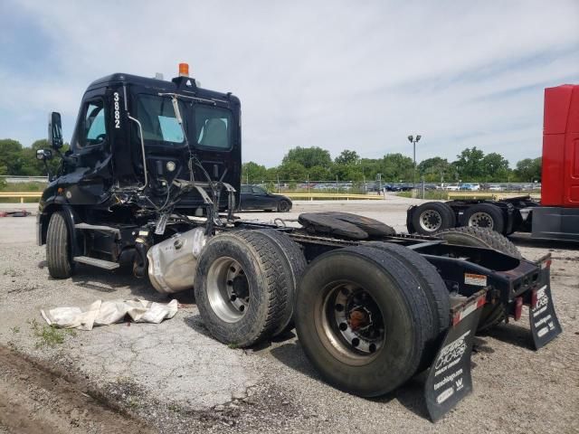 2019 Freightliner Cascadia 113