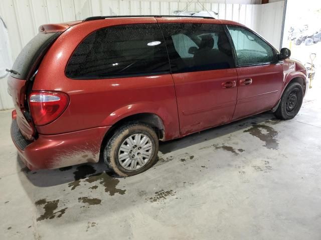 2007 Chrysler Town & Country LX