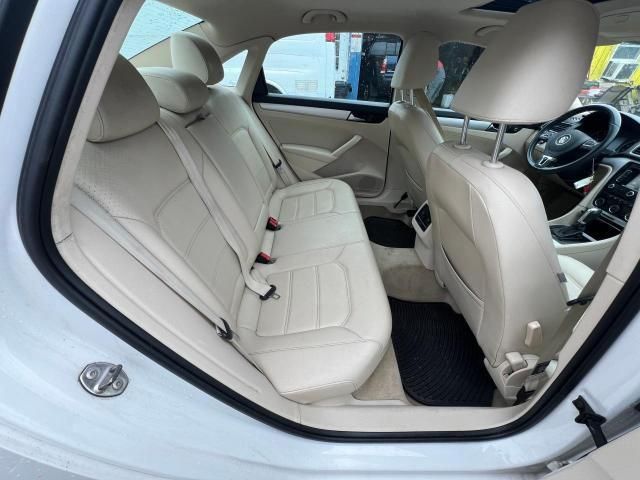 2013 Volkswagen Passat SE