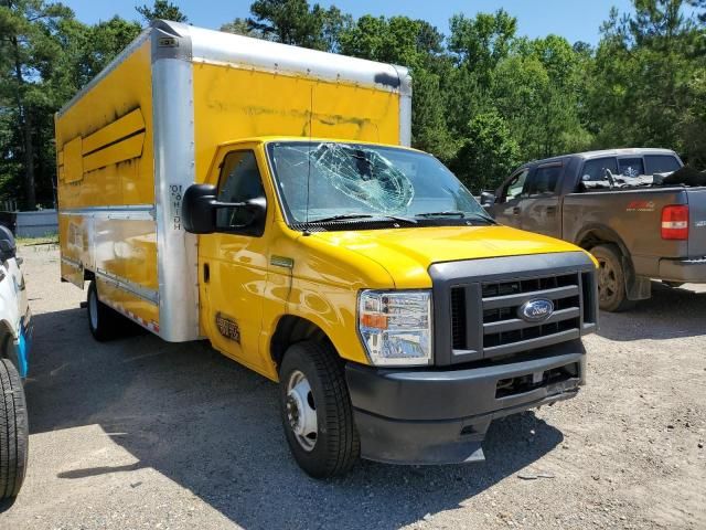 2022 Ford Econoline E350 Super Duty Cutaway Van